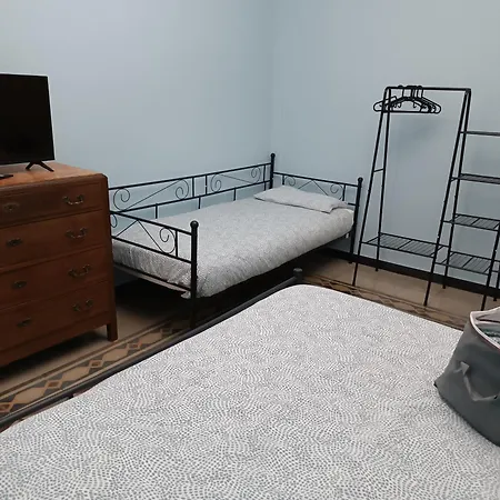Appartement Lauretta: Adiacente Metro Genua