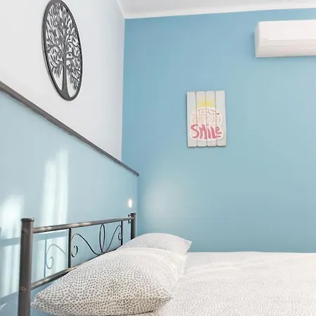 Lauretta: Adiacente Metro Apartment *
